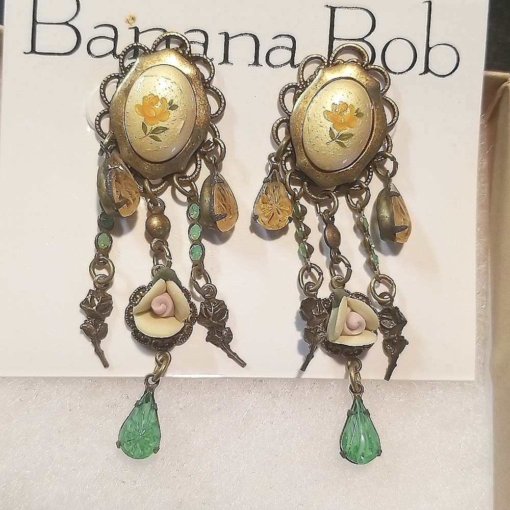 Vintage banana bob earrings